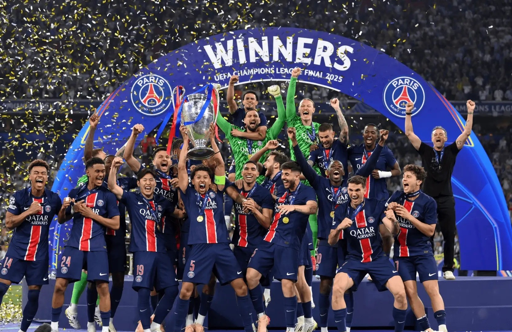 包含法国选手实力超群，稳定发挥夺金！的词条