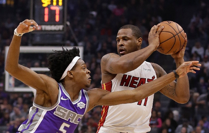 鹈鹕逆转太阳取得胜利