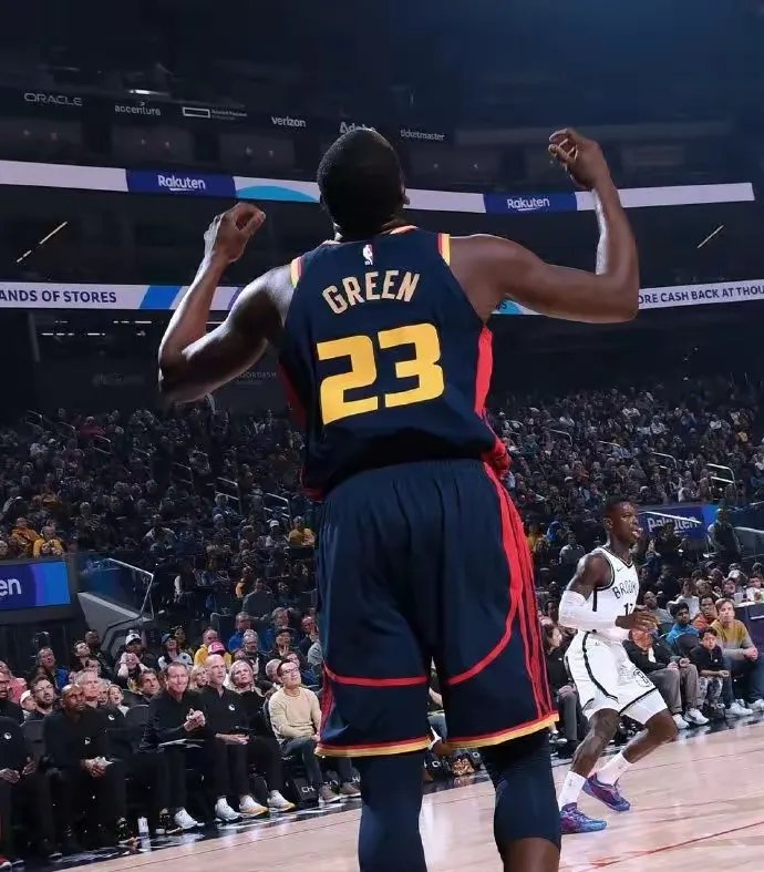 篮网队客场大胜，取得重要胜利