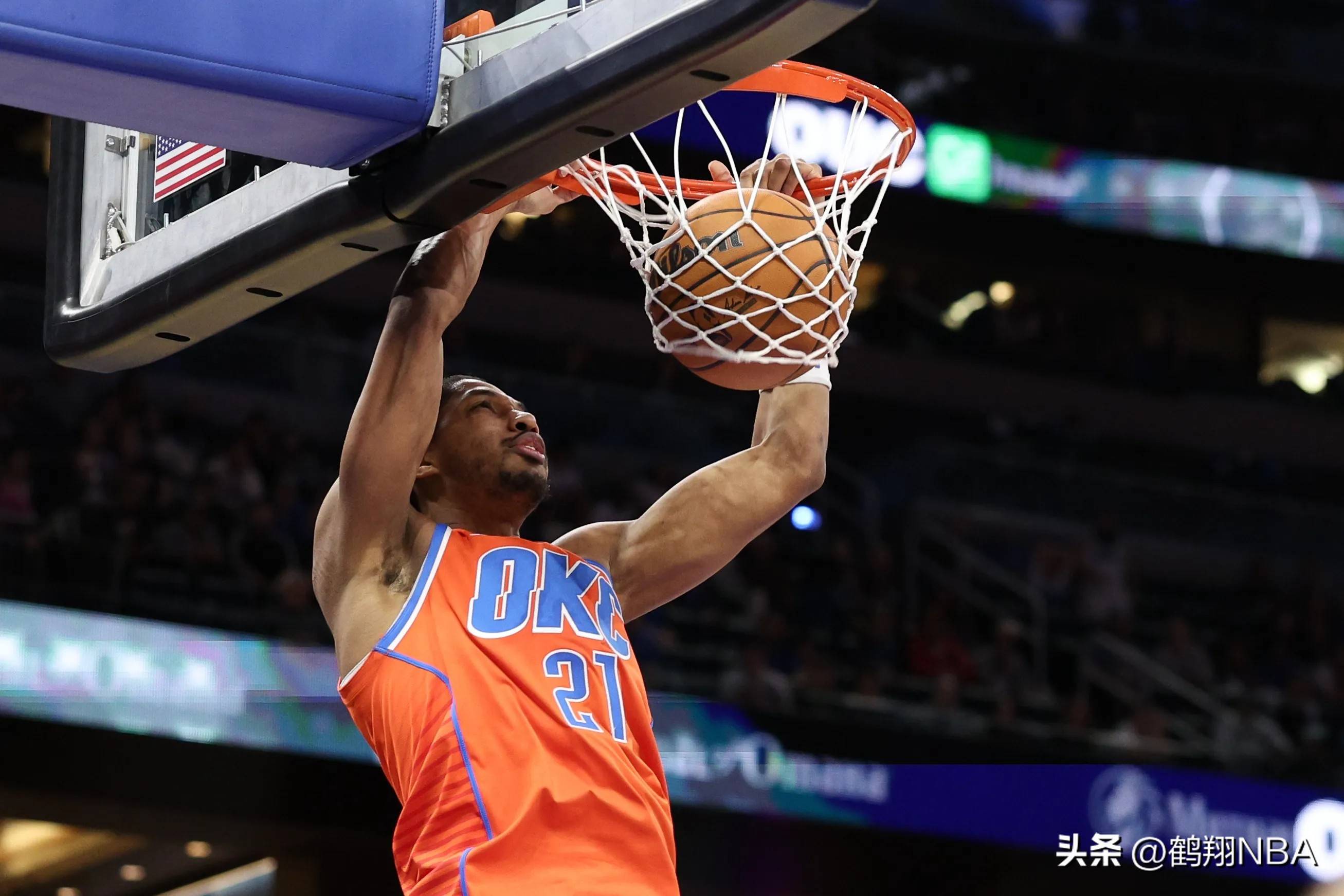 包含黄蜂紧咬尼克斯，东部战局剑指季后赛的词条