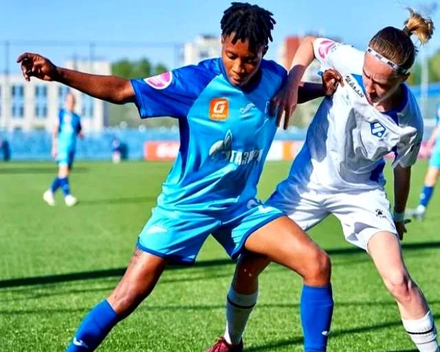 尼日利亚女足队员担任青少年足球教练 尼日利亚女足队员担任青少年足球教练